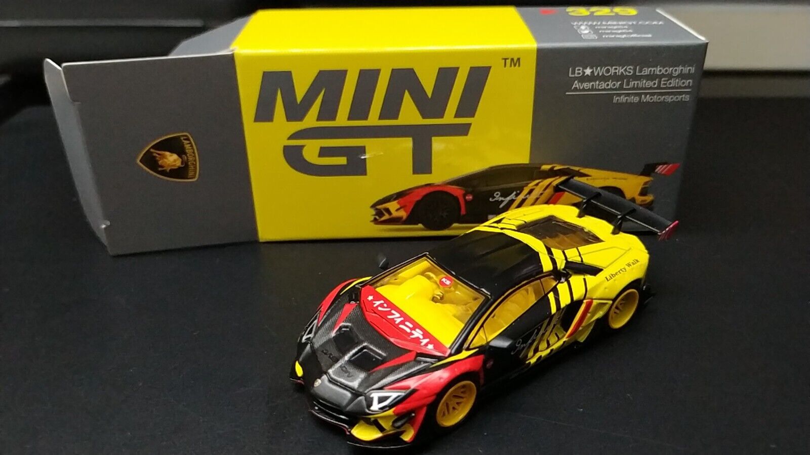 MINI GT 329 chase (open) Lamborghini Aventador Limited MINI GT 329 chase (open) Lamborghini Aventador Limited