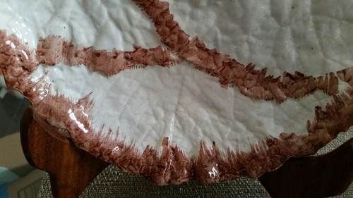 ENGLISH ANTIQUE 19C TEXTURED MAJOLICA LARGE LEAF DISH WITH FLOWERS