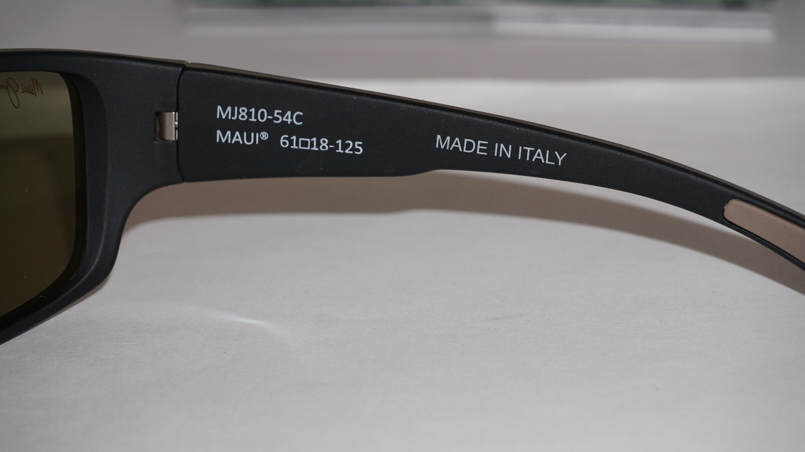 Pre-owned Maui Jim Sunglasses Local Kine Grey Green Polarized Stg Mj810-54c 61 18 125