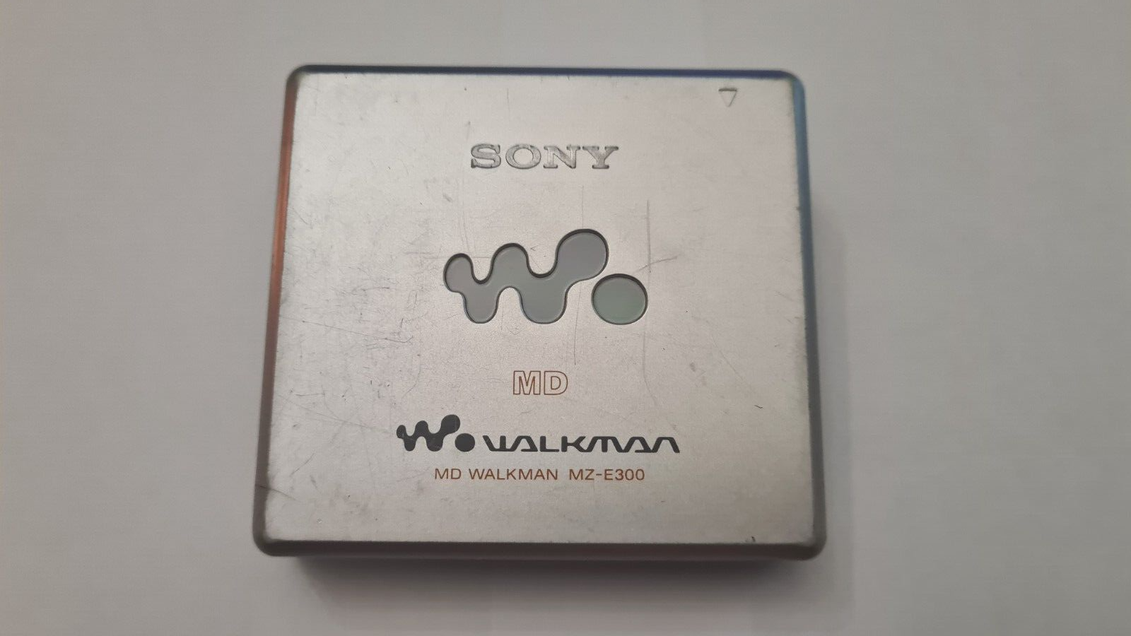 ポータブルプレーヤー A1868 Sony Minidisc player MZ-E300 Rare Collectors' Vintage Sony MD Walkman - Mini-Disc Player