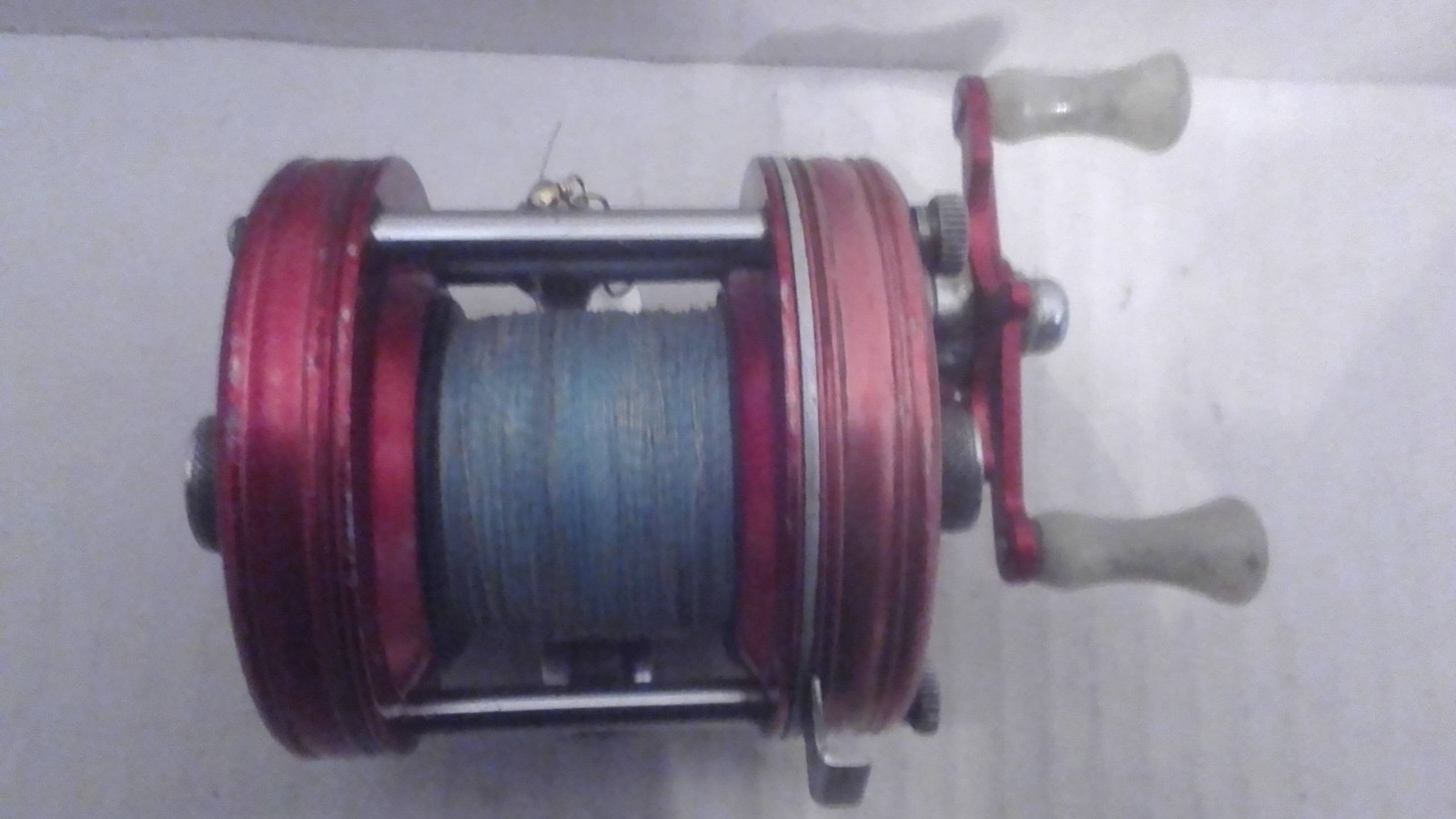 VINTAGE MADE IN SWEDEN  ABU GARCIA AMBASSDEUR #5000 ROUND BAITCASTING REEL~