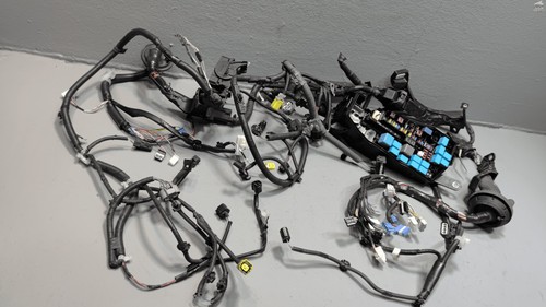 2018 Toyota Camry XSE 2.5L Engine Bay Room Wire Wiring Harness w/Fuse Box OEM