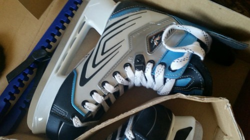 CCM Vector 3.0 NHL 88 ICE Hockey Ice Skates jr size 5