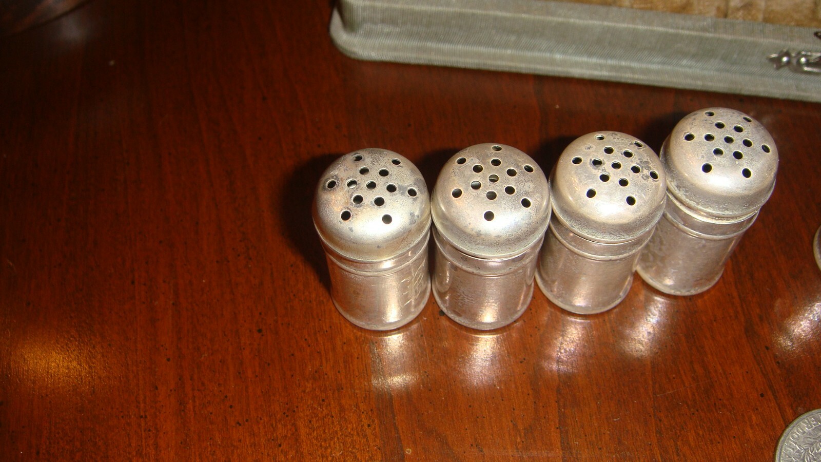 Vint.Sterling Silver 4 Salt & 4 Pepper Shakers In Orig.Box-Monogram-Int.Sterling