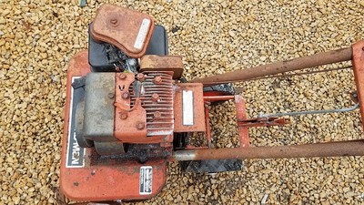 5 hp YARDMAN EARTHBIRD FRONT TINE GAS TILLER  - 26
