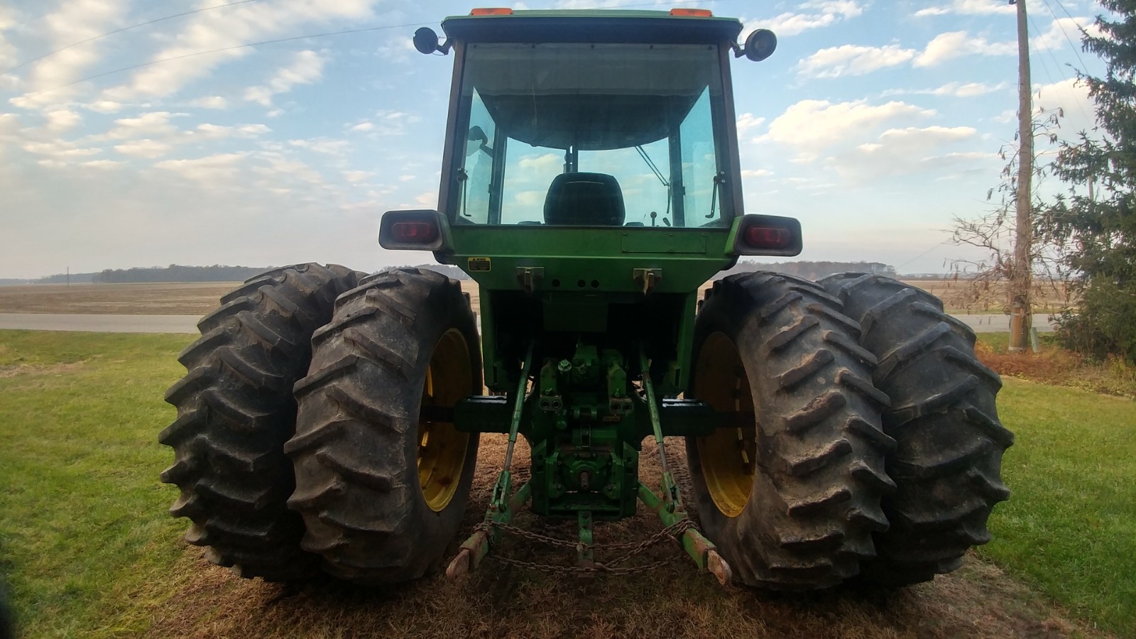 1977 John Deere 4430 quad range w/duals showing 3522 hours.weights,New batteries