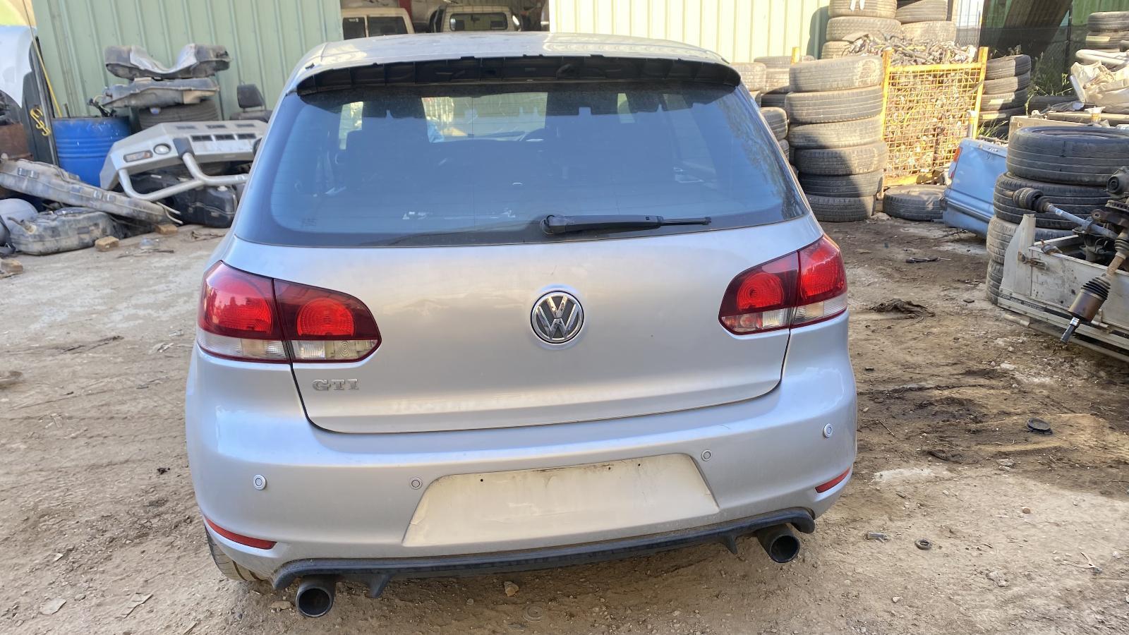2010 Golf VW REAR GARNISH TAILGATE LAMP (RH SIDE) GTD/GTi GEN 6 12/08-03/10 image 8