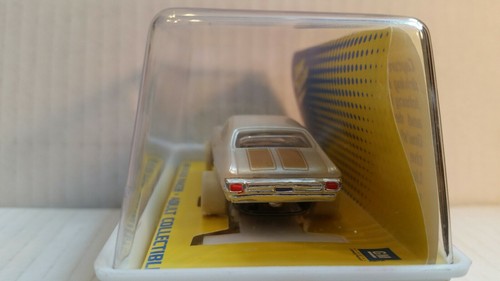 AW - Johnny Lightning - GM White/Gold - iWheel - New in Case - H O Slot Car