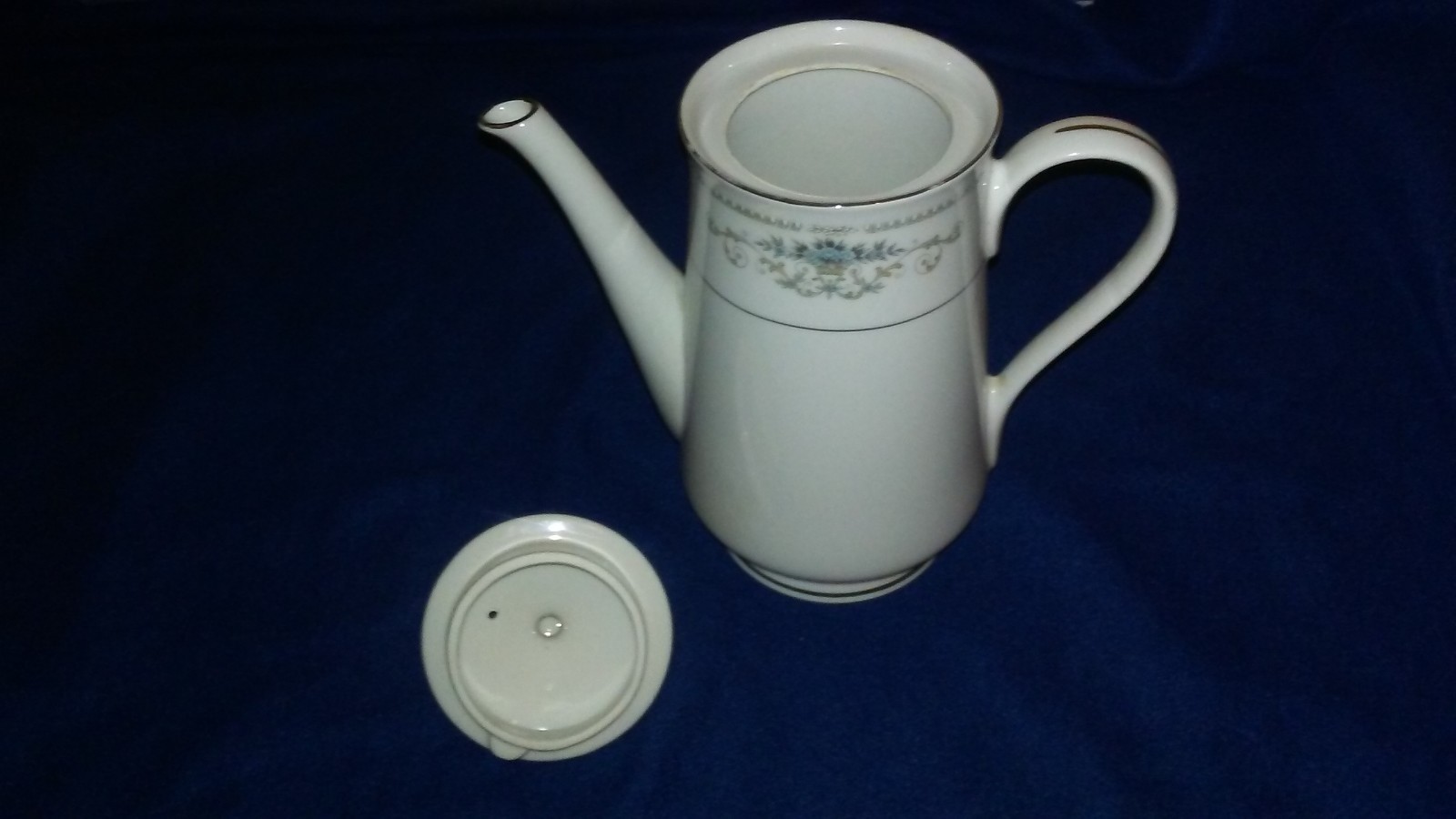 Wade DIANE Coffee Pot or Teapot with Lid Porcelain Fine China Japan