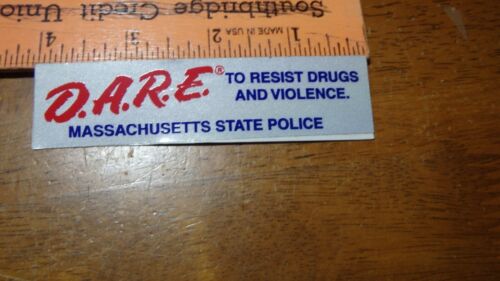 MASSACHUSETTS STATE POLICE D A R E RESIST DRUGS Sticker   BX B 21