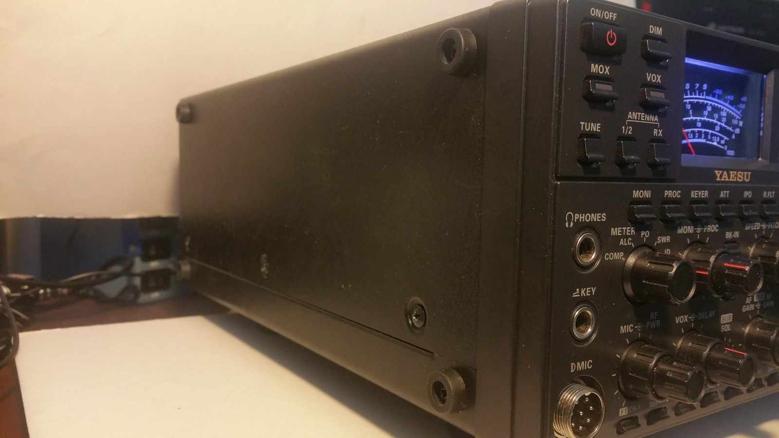 Yaesu FT-2000  HF/6 Transceiver Radio - Late S/N - Exc Condx !