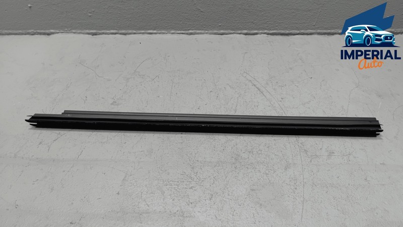 Used 2020-2025 Toyota Corolla Sedan Front Passenger Window Weatherstrip Seal OEM