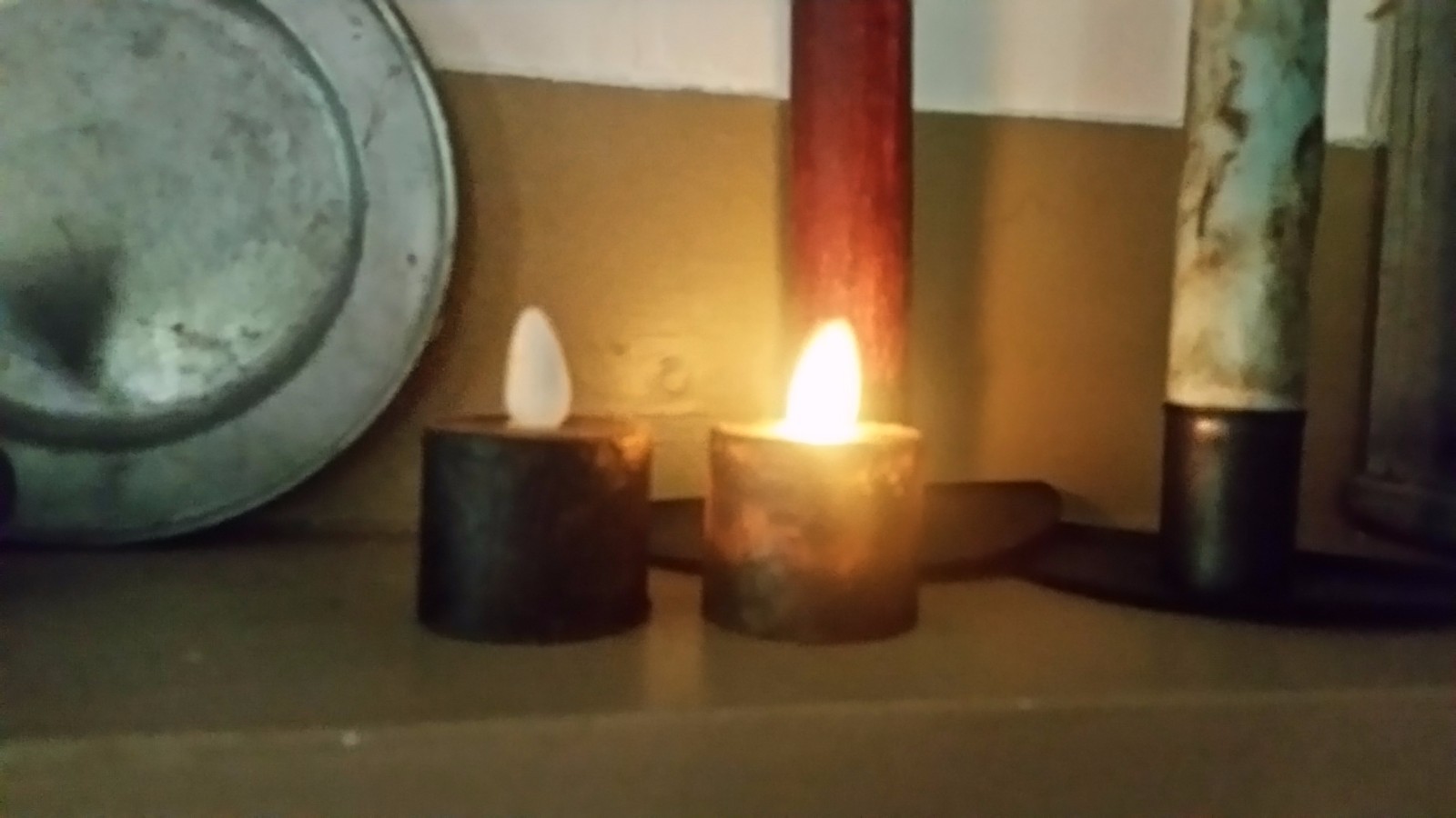 TWO BEESWAX VOTIVES  Judy Condon !!! Hand Poured/Timer!  Remote