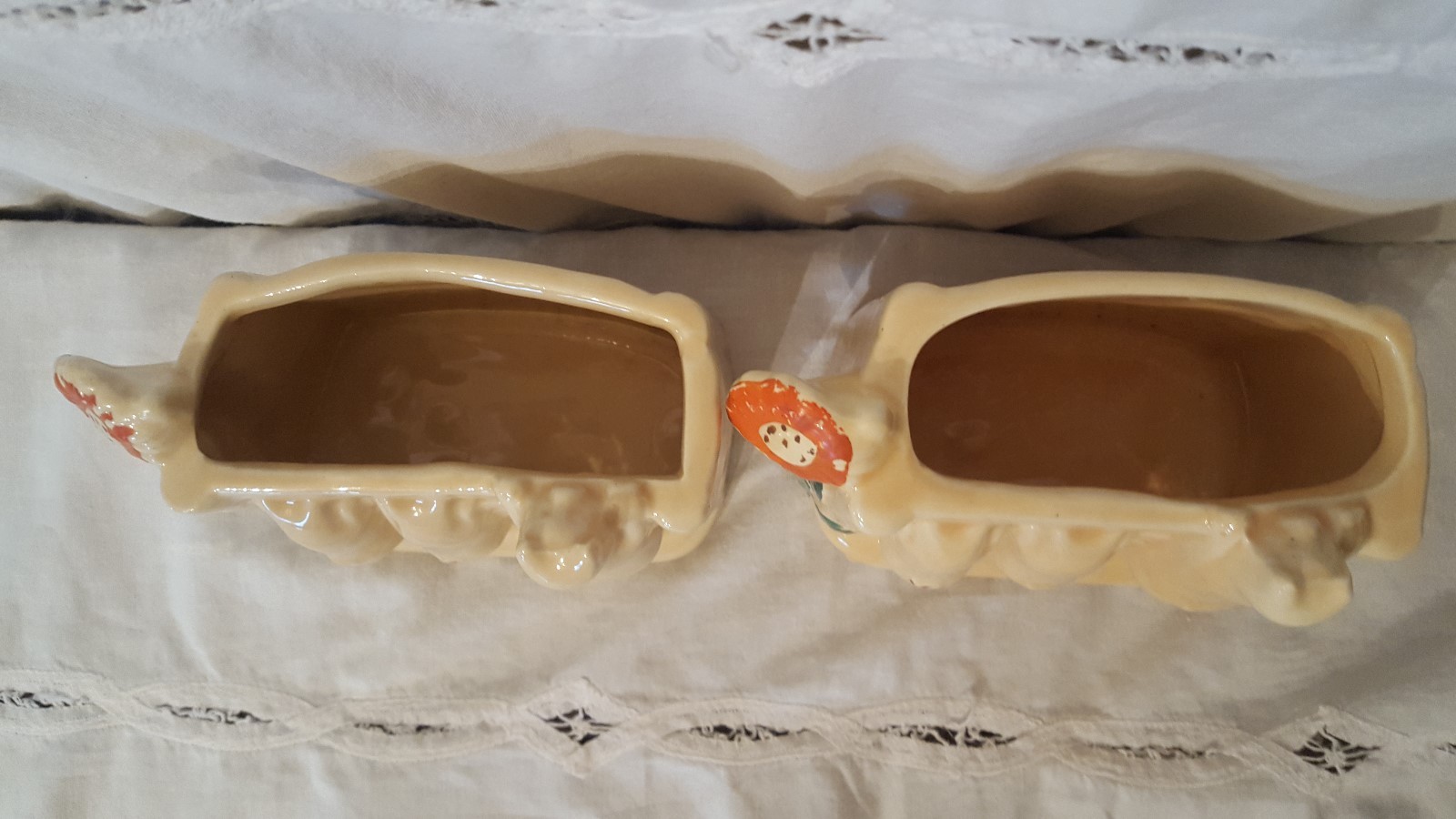 Vintage Shawnee Set Of Two Three little Pigs looking over fence Planter/Vase