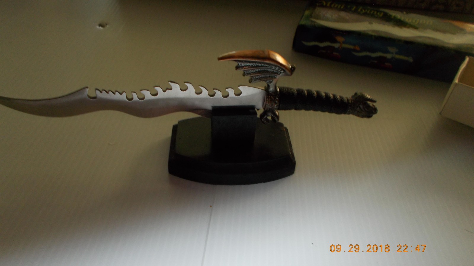 MINI FLYING DRAGON SWORD