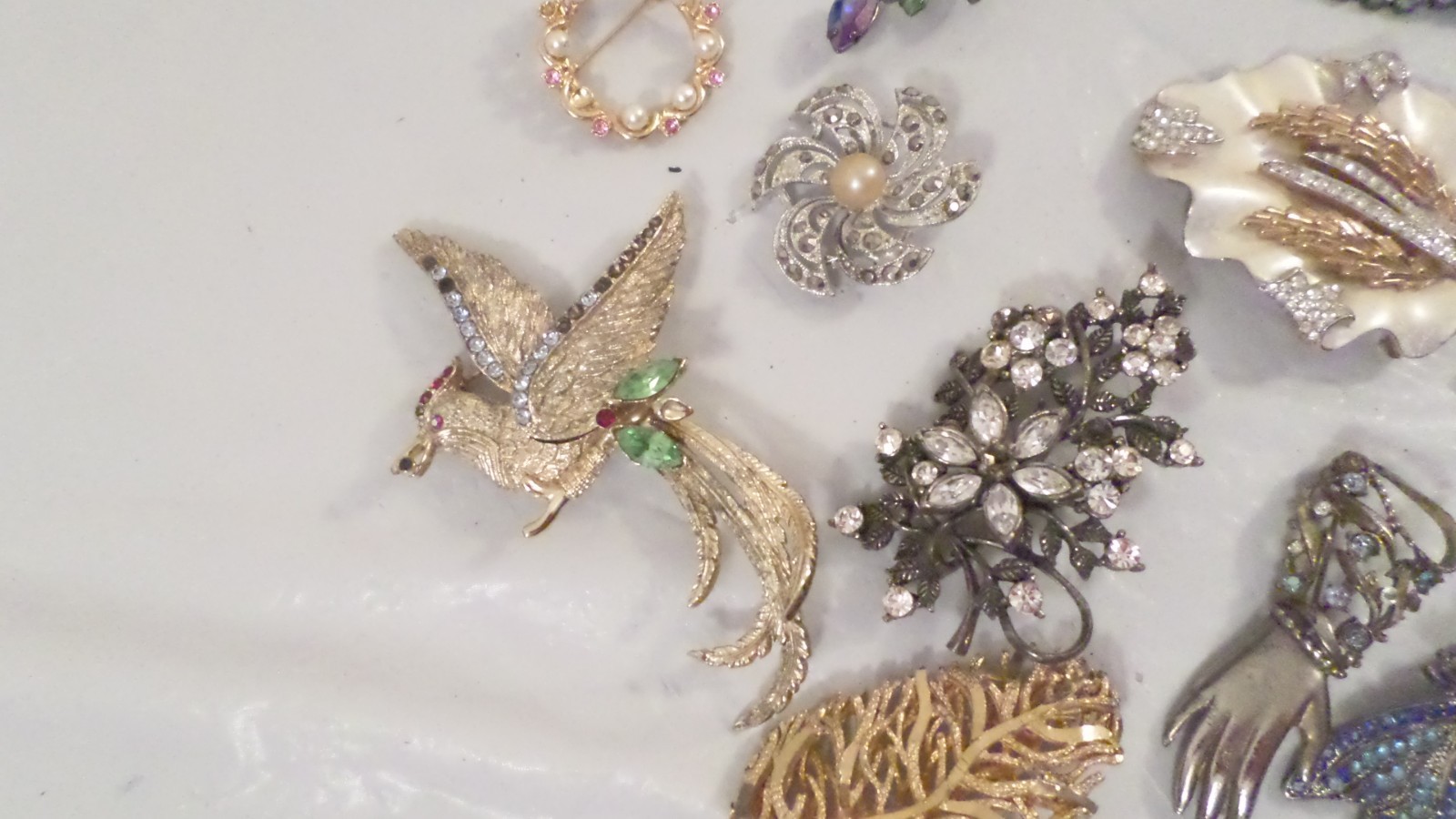 Lot Assorted Vintage Pins Brooch for parts/repair