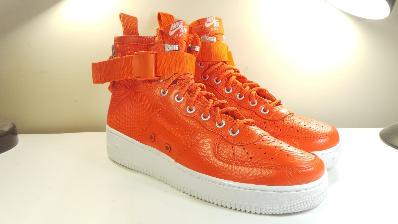入手困難! SF Air Force 1 Mid 'Team Orange' SKU: 917753 800 Buy SF Air Force 1 Mid 'Team Orange' - 917753 800 | GOAT