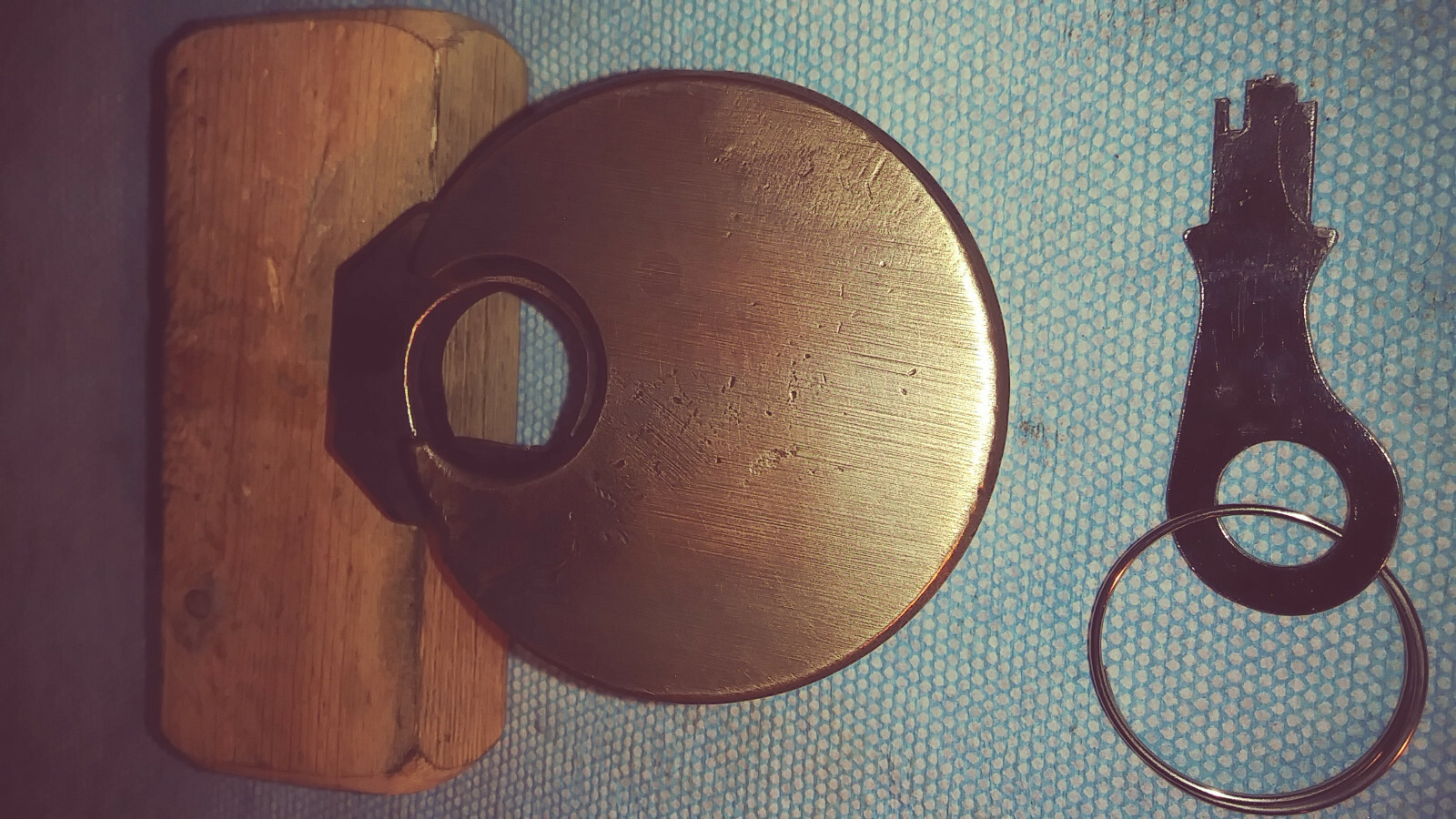 antique/vintage miller champion push key pancake padlock w/key 84