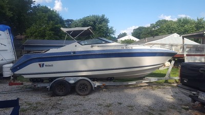 1988 Wellcraft Eclipse 233 with roller trailer