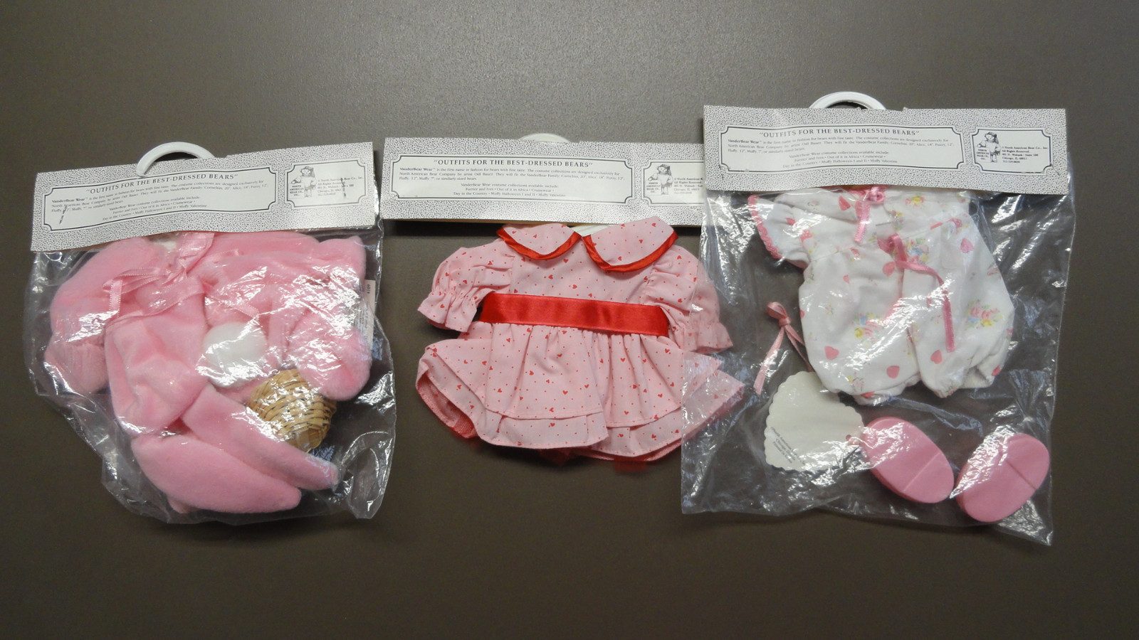 Vintage VanderBear Wear 3 NEW Muffy Outfits Bunny & Pink & Red Valentine Hearts