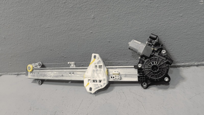 Used 2017-2018 Honda CR-V Rear Right Passenger Door Window Regulator w/Motor OEM