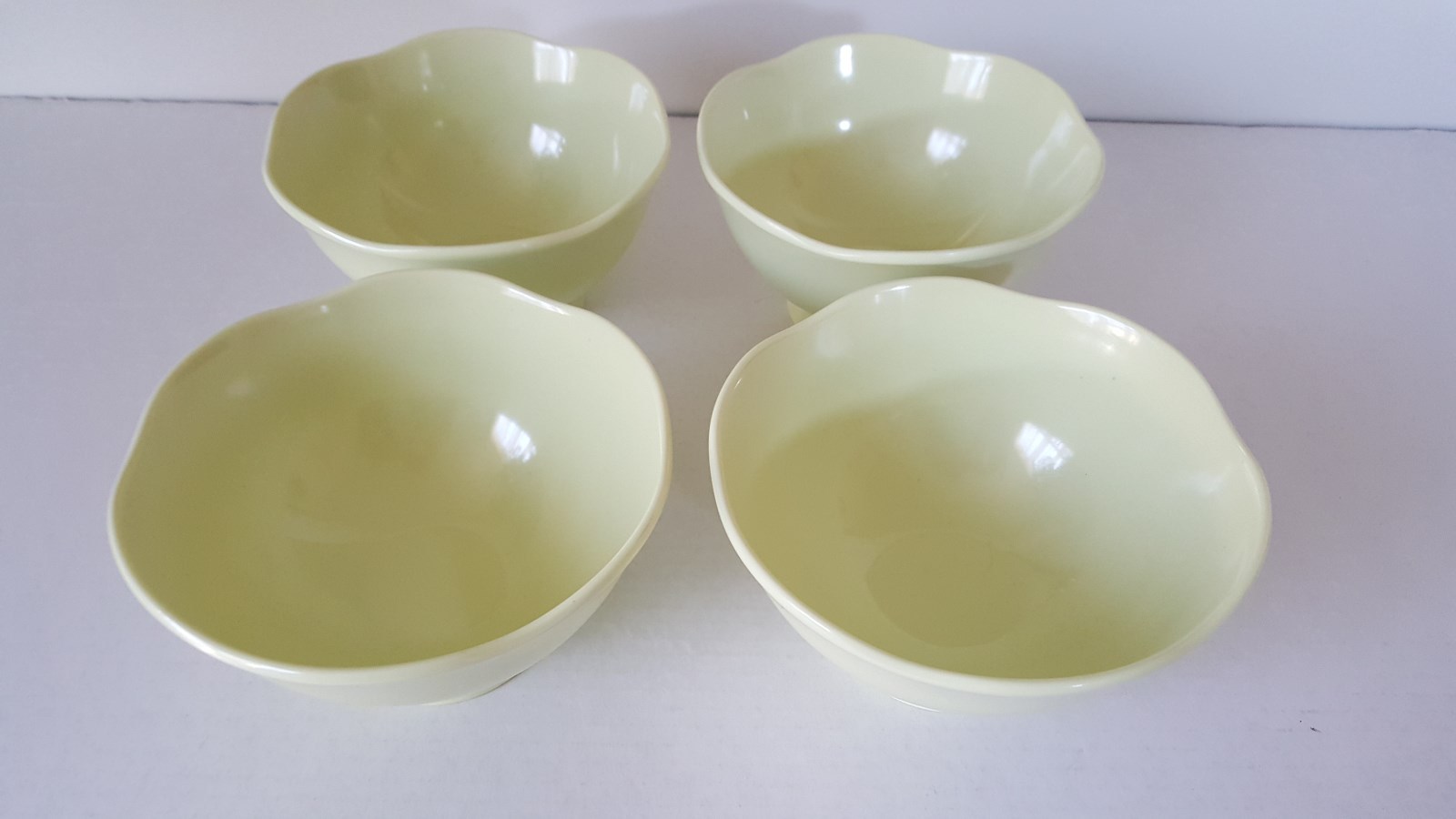 Target Home 4 Melamine Bowls Sunday Brunch Celery Green Footed Scalloped edge