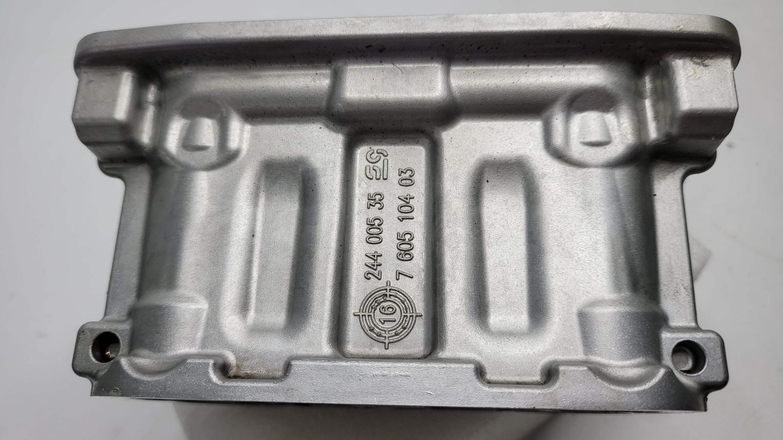 0 Bmw 2015-2020 M4 OEM 3.0 ENGINE SPARK PLUG INSERT BRACKET 760510403 image 4