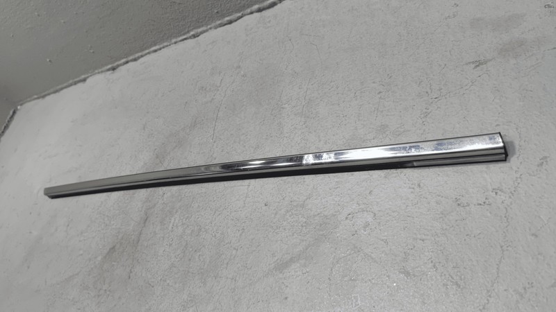 Used 2019-2025 Nissan Altima Front Right Passenger Door Window Belt Molding OEM