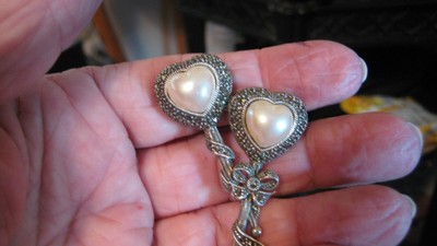 NICE JUDITH JACK STERLING SILVER MARCASITE & FAUX PEARL PIN