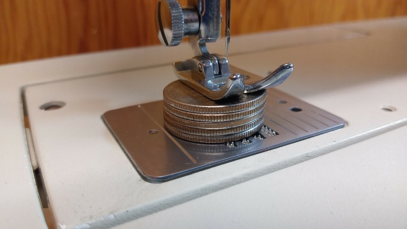 Singer Merritt 3012 Sewing Machine Heavy Duty Leather Upholstery Denim Serviced