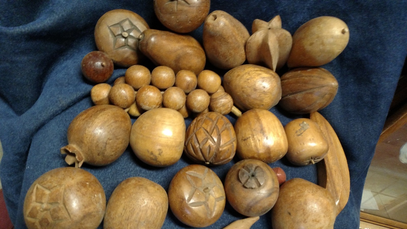 Vtg Monkey Pod Wooden Carved Bowl&Fruit Siam Table Decor Pine apple Pear Apple