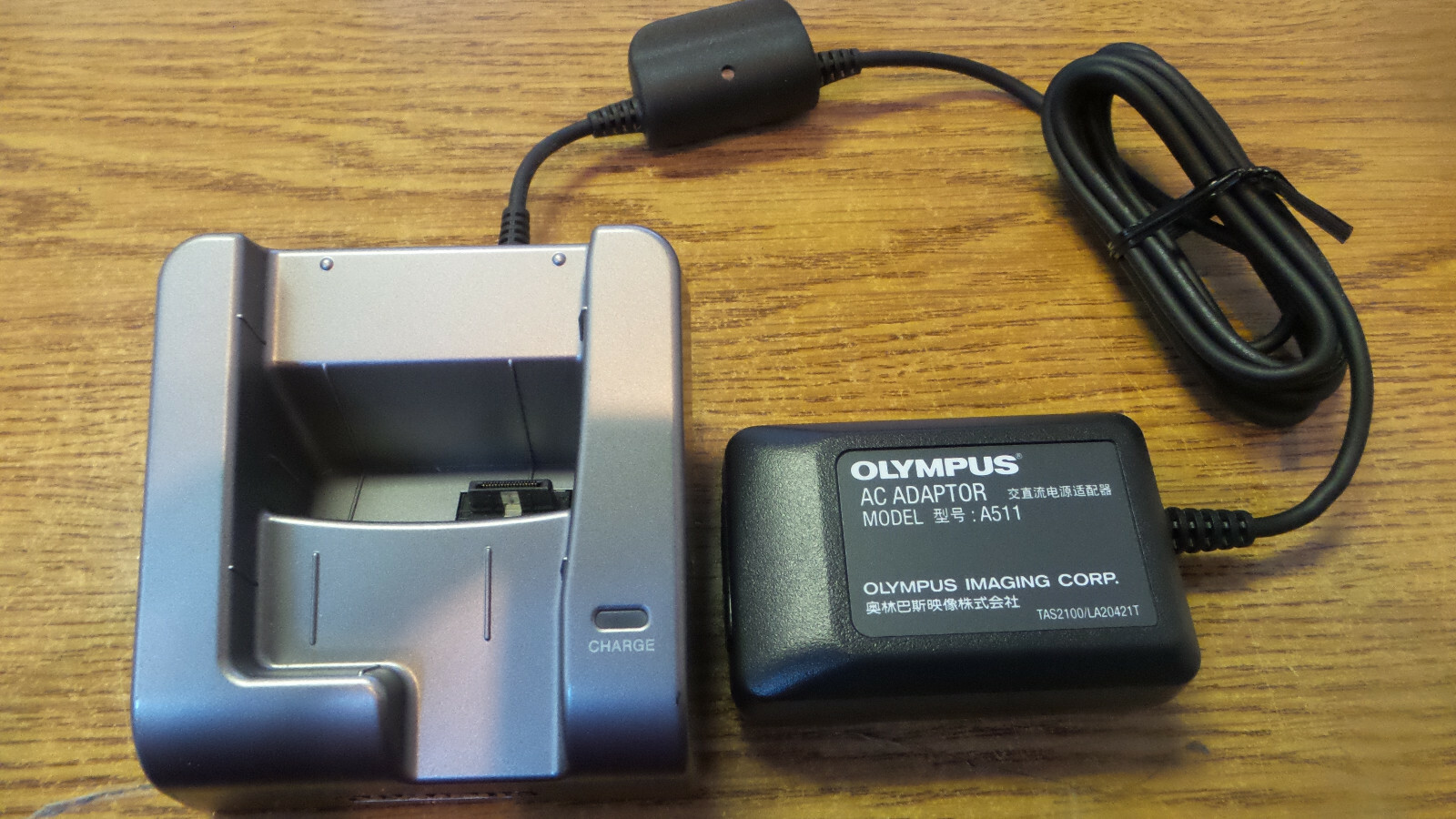 OLYMPUS CR3 USB Charger Cradle Docking Station with OLYMPUS AC Adaptor A511