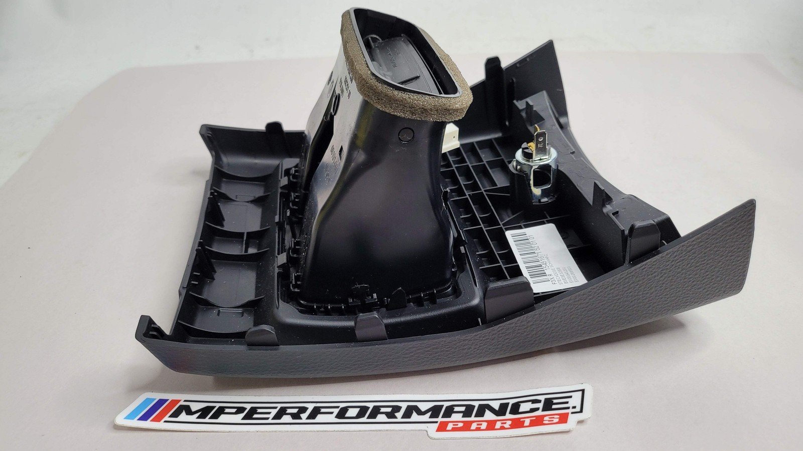 0 Bmw M3 Series F80 Rear Centre Console A/C Air Vent W/Trim - 9207330 image 3