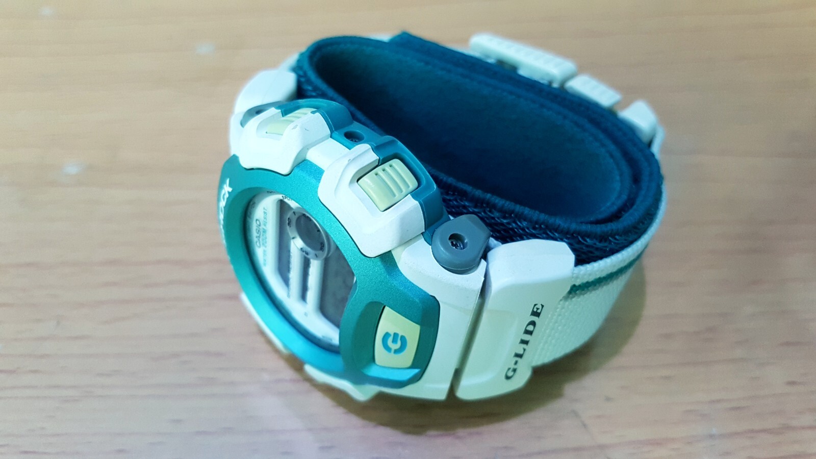 G-Shock Vintage G-Lide DW-004 White Green Cloth Band Rare G-Shock Vintage G-Lide DW-004 White Green Cloth Band Rare