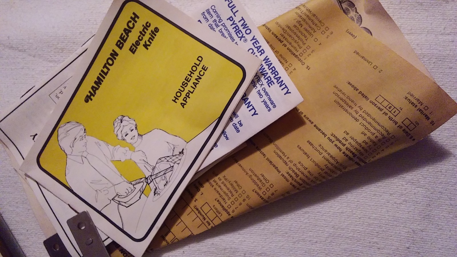 Hamilton Beach Electric Knife(Vintage Household Appliance)