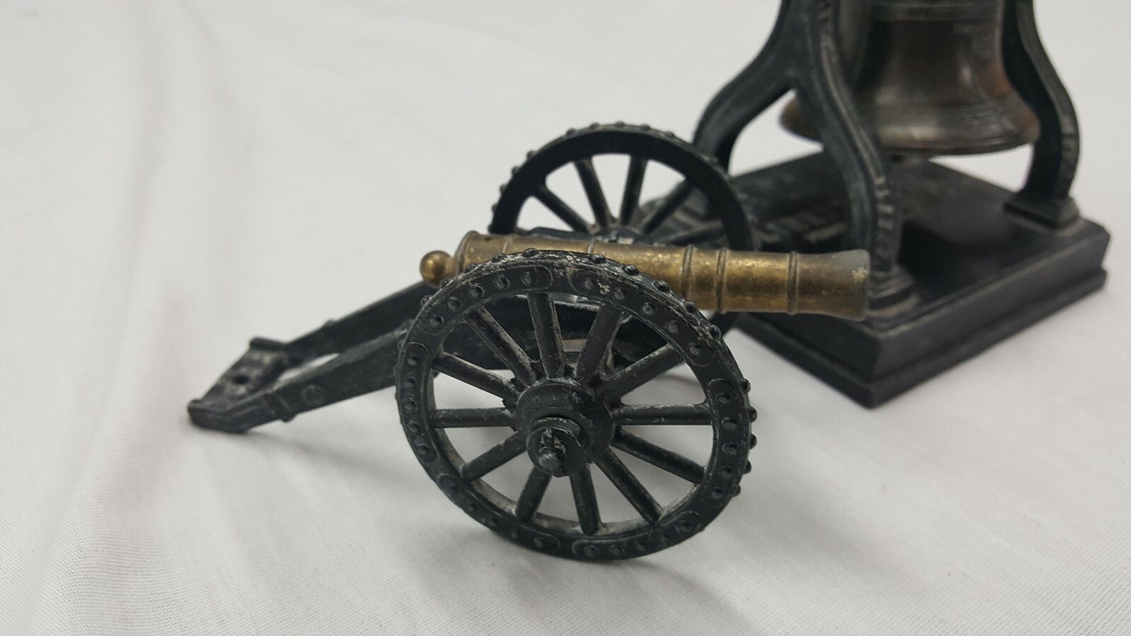 Vtg Cast Iron & Brass Penncraft Replica Artillery Cannon + Liberty Bell 1776
