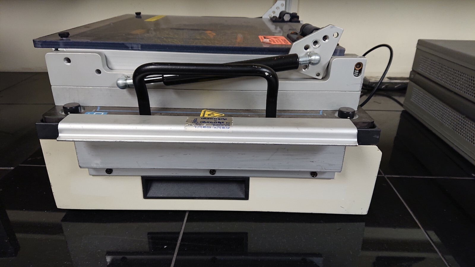 EVERETT Charles CMMM885X-D DISS-STAT FIXTURE - ESD PROTECTED