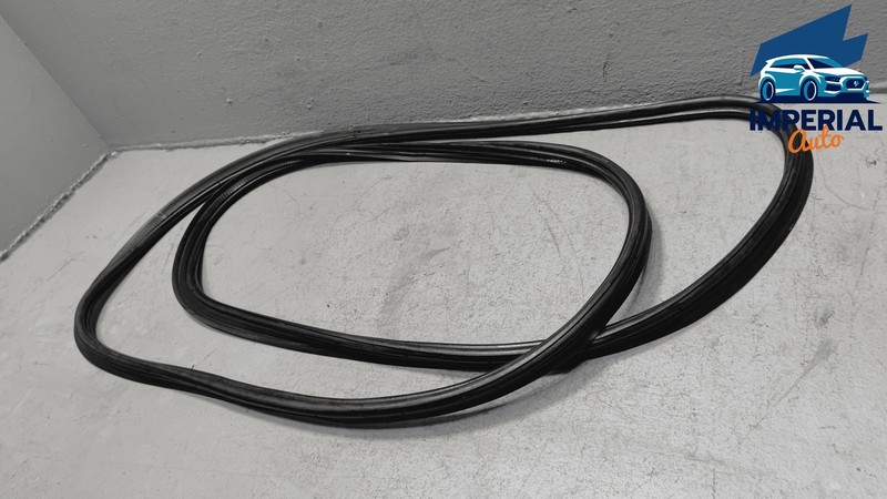 Used 2011-2020 Toyota Sienna Liftgate Tailgate Back Door Body Weatherstrip Seal OEM