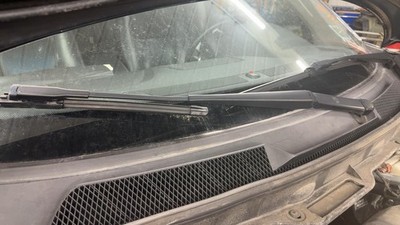Used Right Wiper Arm fits: 2008 Volvo XC90 V8 Sport Grade A