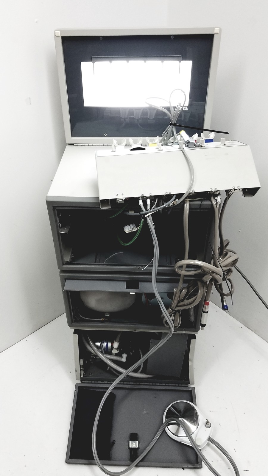 DNTL Works - P-2000 Dental Delivery Unit With Midwest Rhino