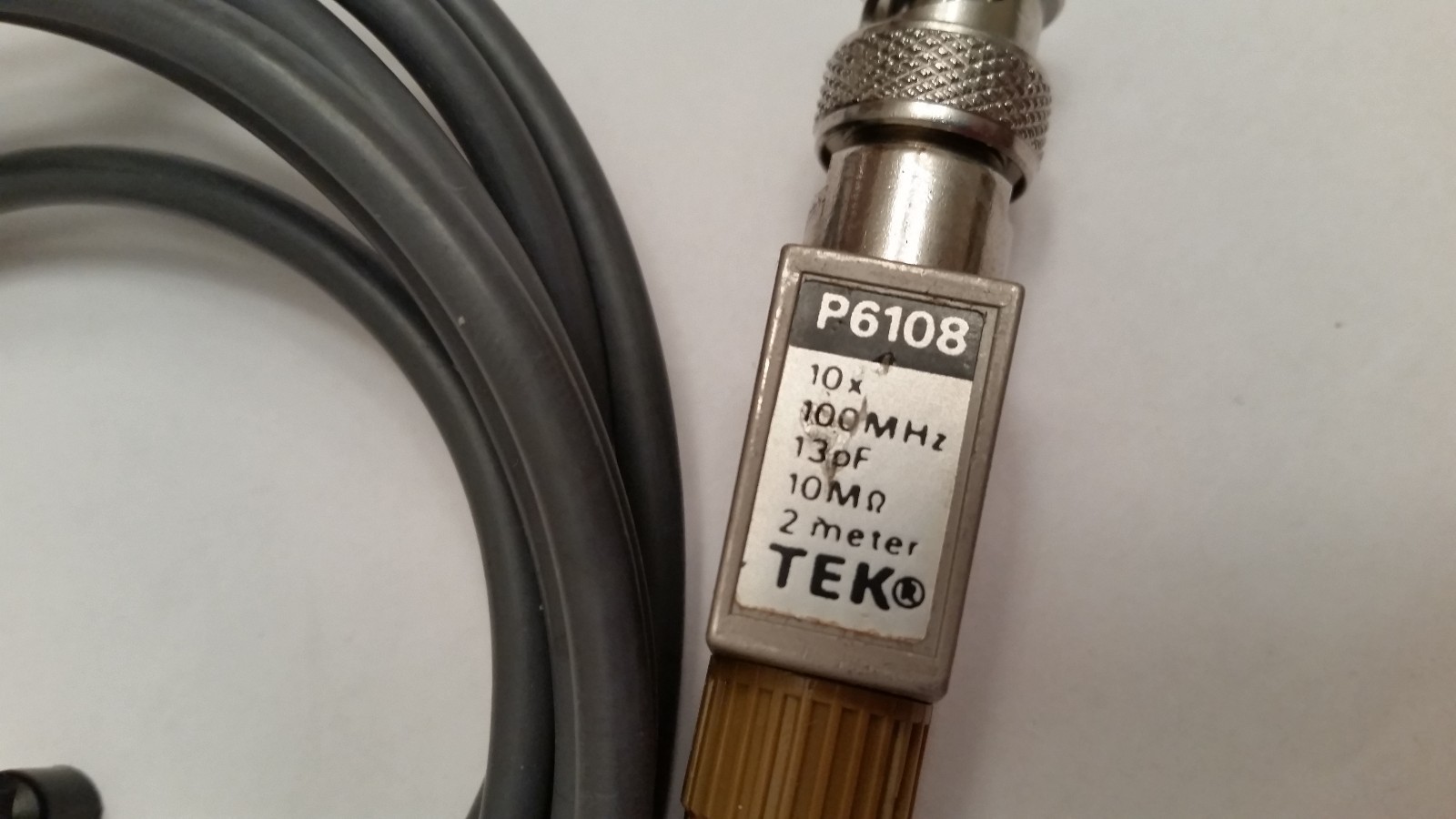 Tektonix TEK P6108 Probe - 10X 100 MHz 13pF 10 M Ohms 2 Meter