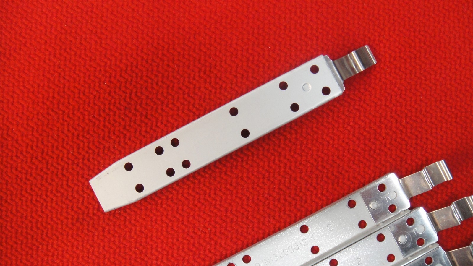 Computer Desktop PC PCI Slot Bracket  P/N: 5208012