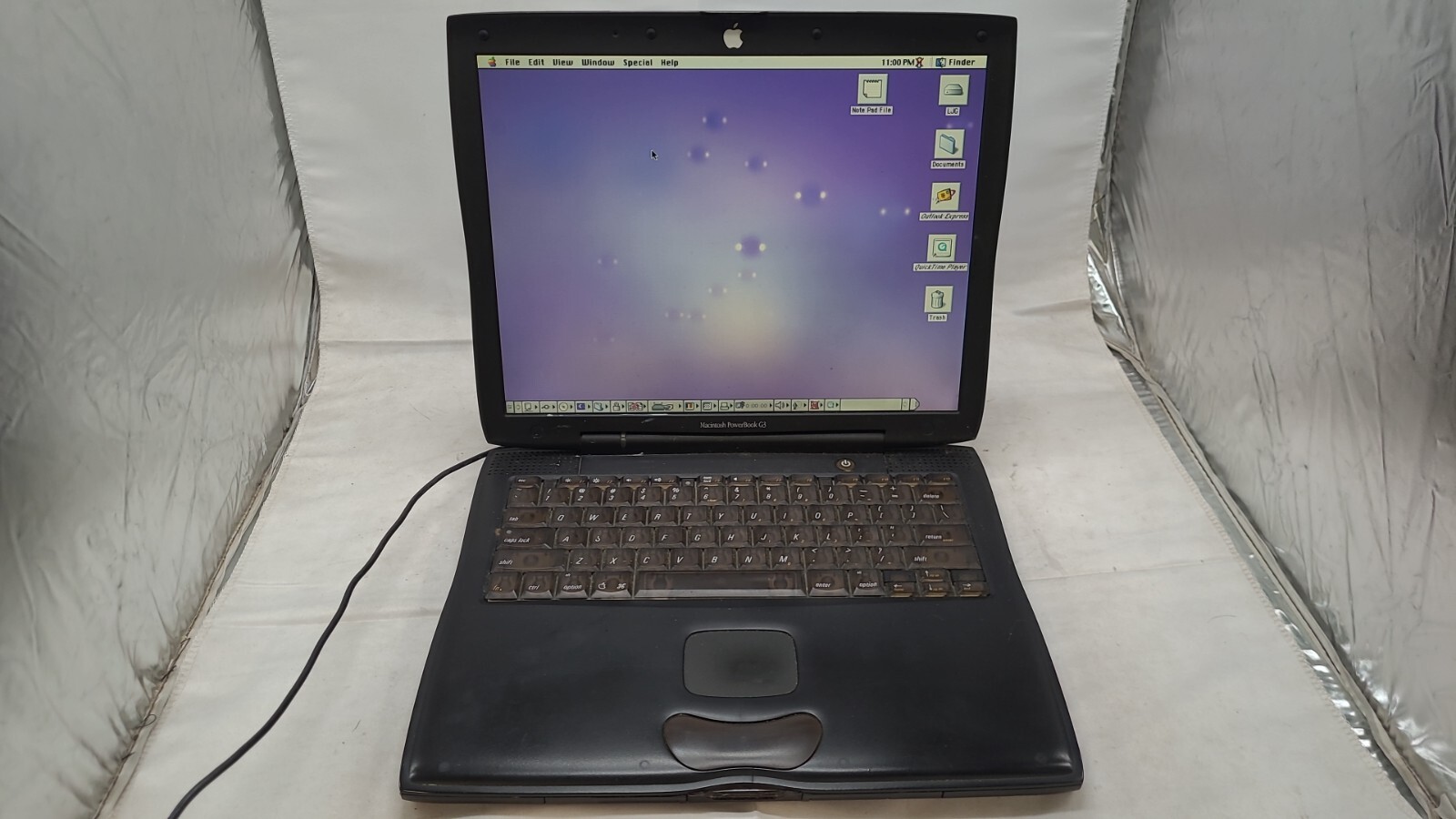 Vintage Apple Macintosh PowerBook G3 333 Lombard PowerPC 750 Vintage Apple Macintosh PowerBook G3 333 Lombard PowerPC 750