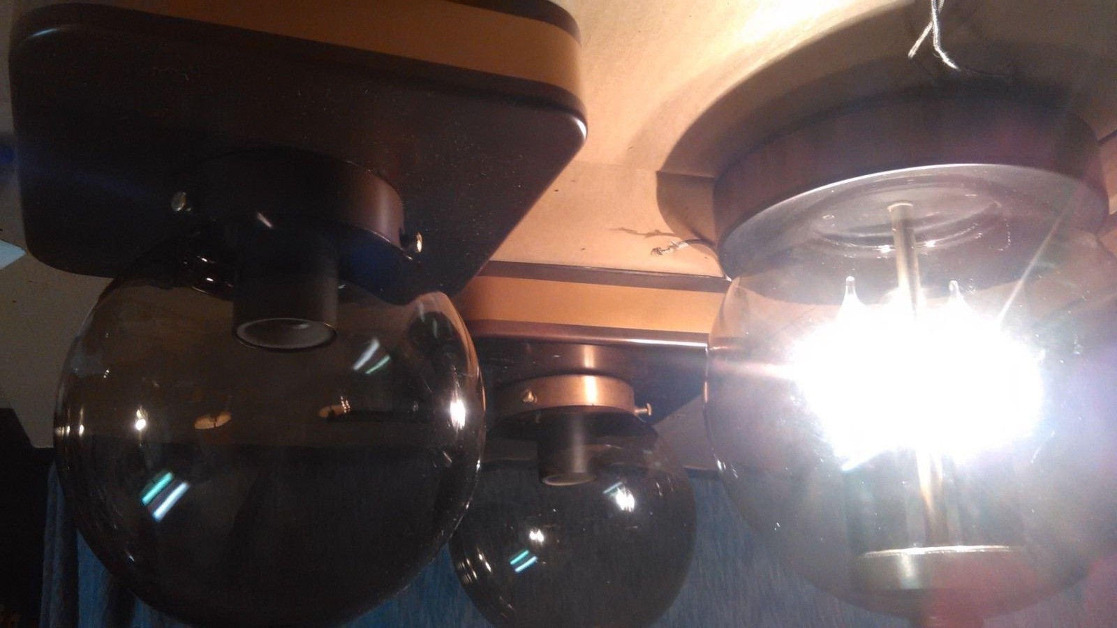 4 1970'S MODERN LIGHTCRAFT OF CALIFORNIA CEILING SCONCE AMBER GLOBES METAL BASES