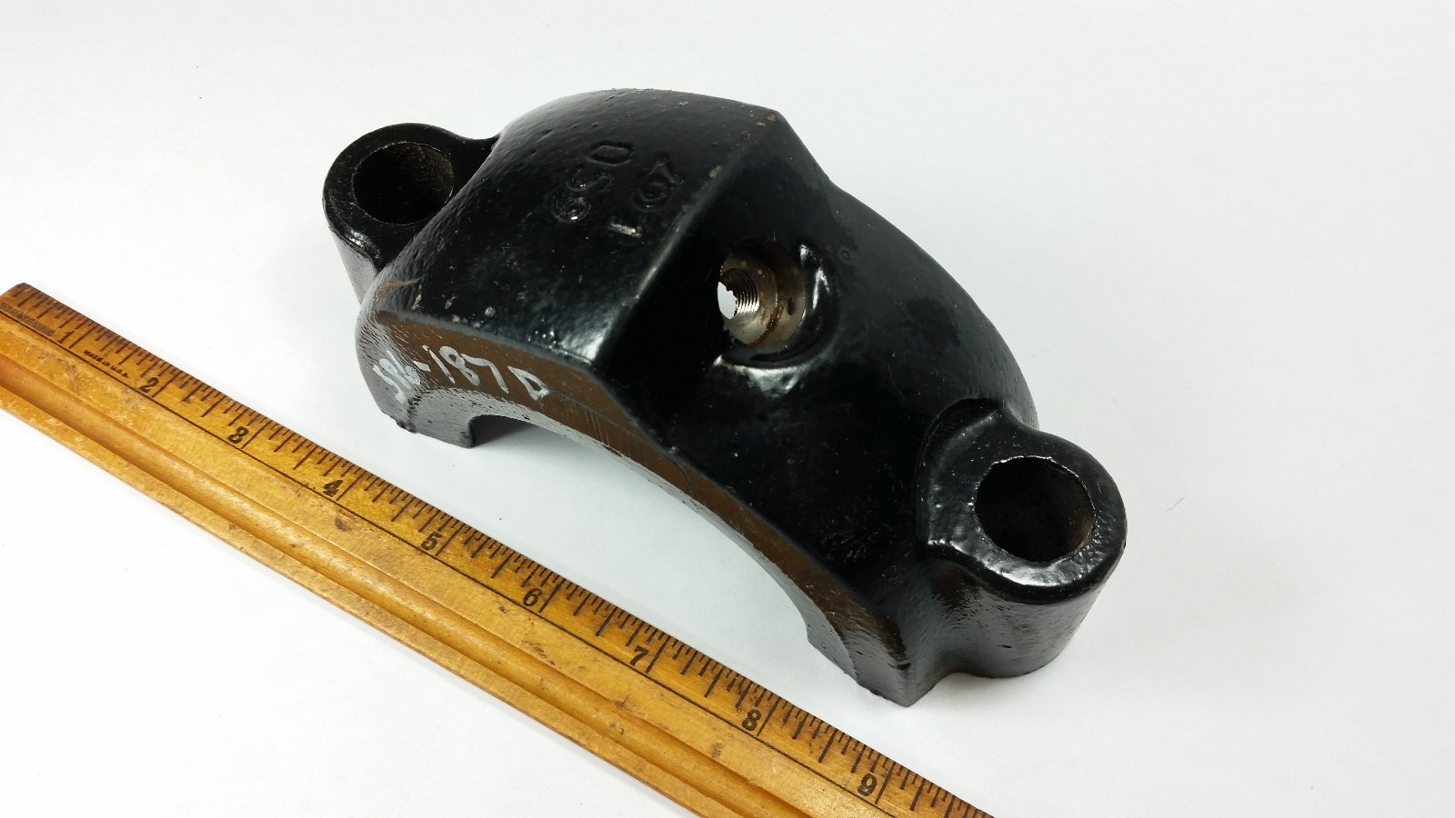 Great Plains Grain Drill Seeder Bearing housing 586-187D bottom 4000tc