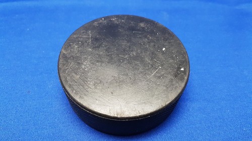 VINTAGE WASHINGTON CAPITALS 1980s NHL Hockey Puck VICEROY