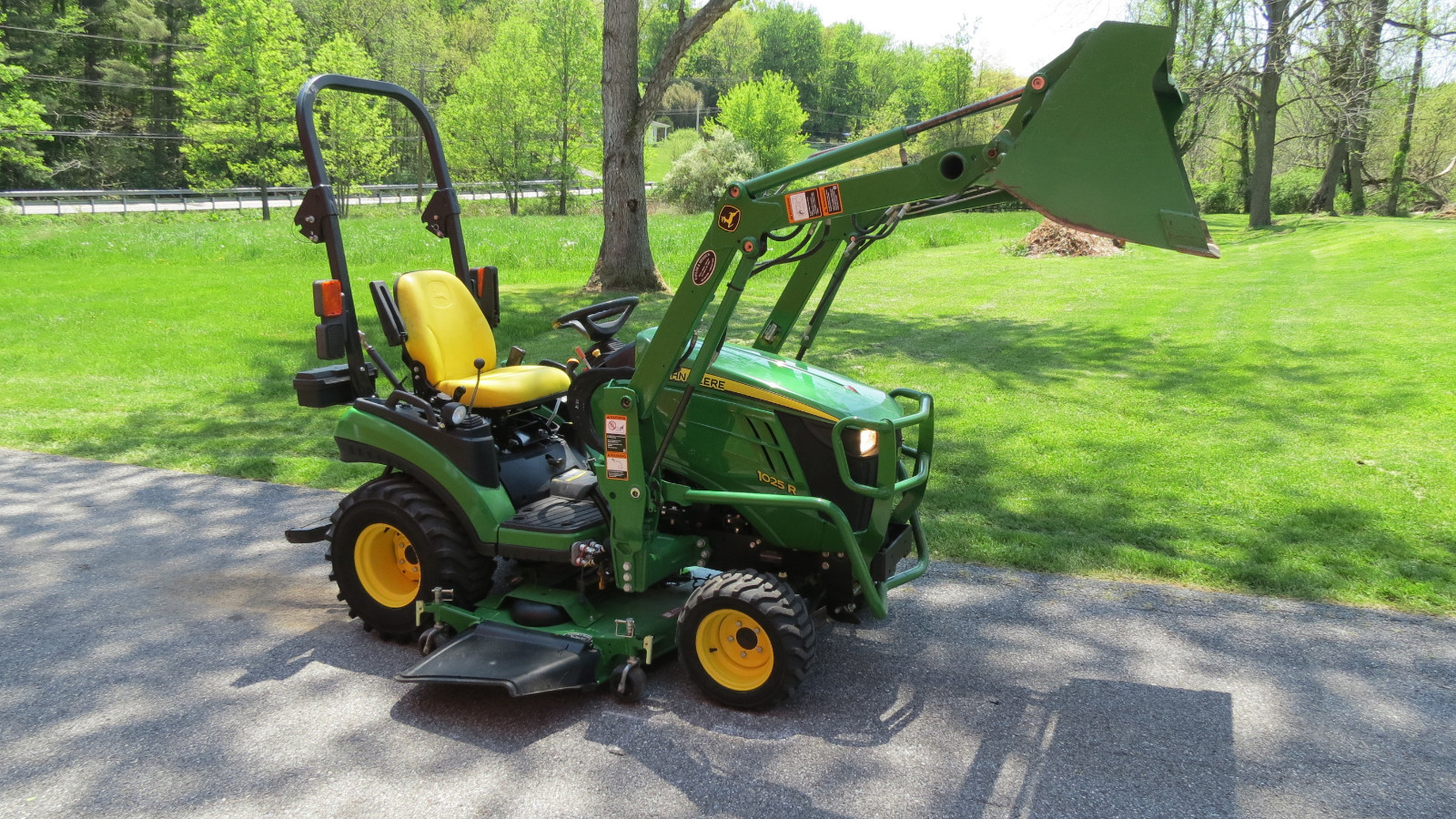 2014 JOHN DEERE 1025R 4X4 COMPACT UTILITY TRACTOR W/ LOADER & MOWER HYDRO 238 HR