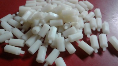 (200 PIECE LOT) 4802 KEYSTONE HEX STANDOFF 4-40 NYLON 1/2''