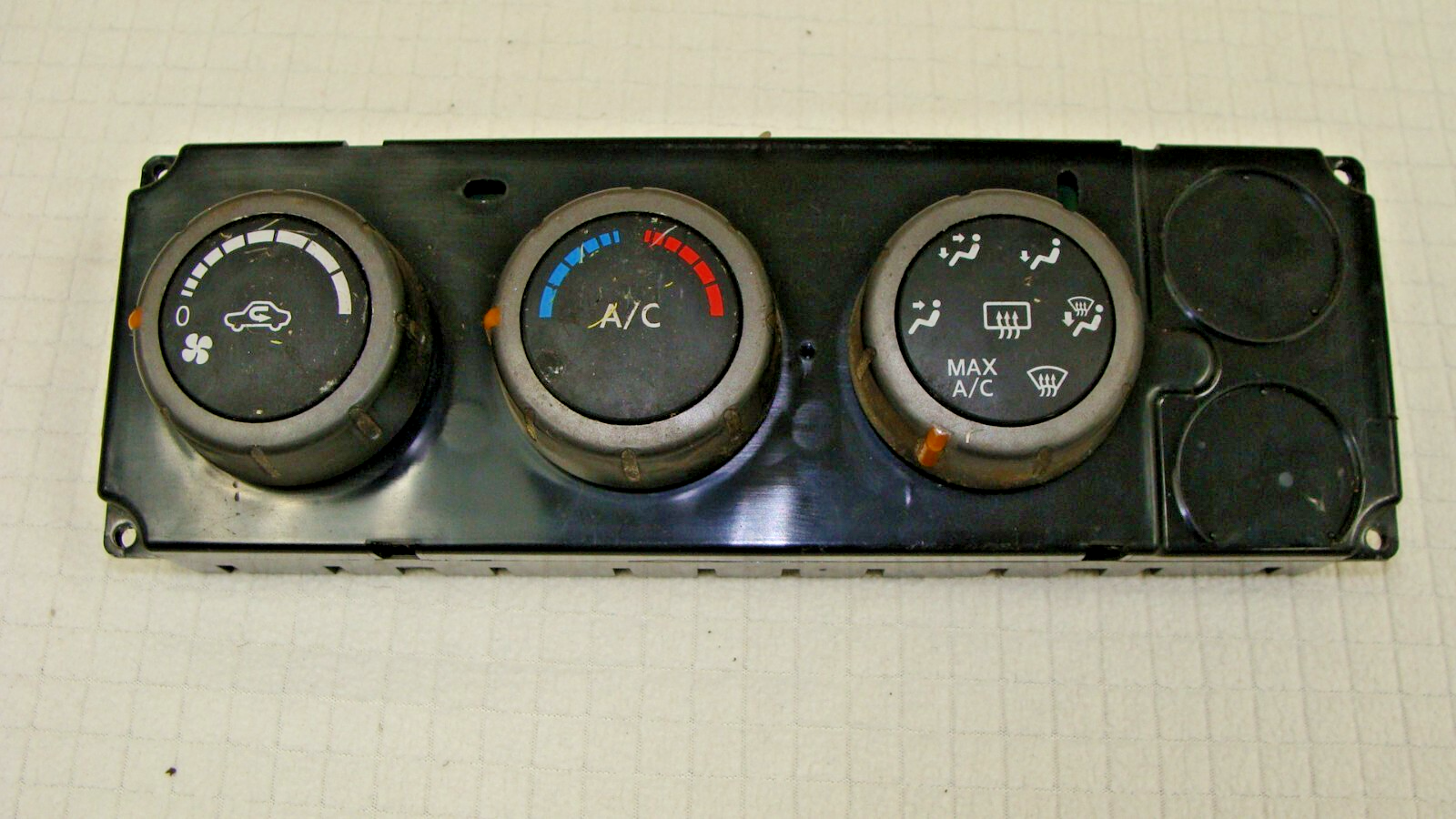 2006 2007 NISSAN TITAN HEATER  A/C CLIMATE TEMPERATURE CONTROL 27500-ZH400 SE
