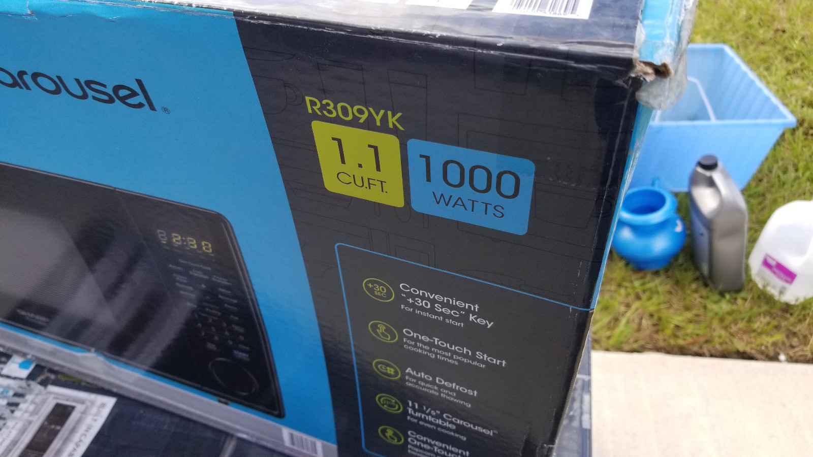 Sharp R-309YK Microwave (1.1 cu.ft.), Black, Standard